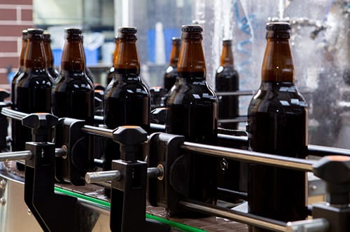 Cervejaria acrescentou em 10.000 minutos a produção anual de garrafas com a tecnologia FillerScrub™ da ChemTreat