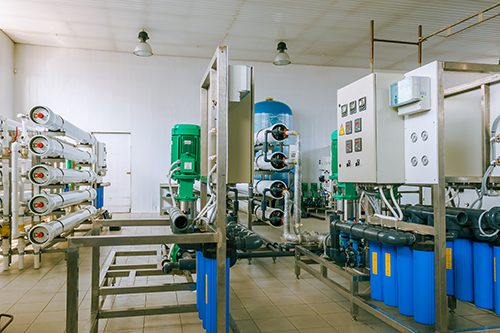 A solução ChemTreat RL1254 ajuda fábrica de bebidas a melhorar a eficiência da membrana de osmose reversa, ao mesmo tempo que melhora as condições de trabalho
